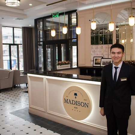 Madison Ave Hotel Bishkek Exterior foto