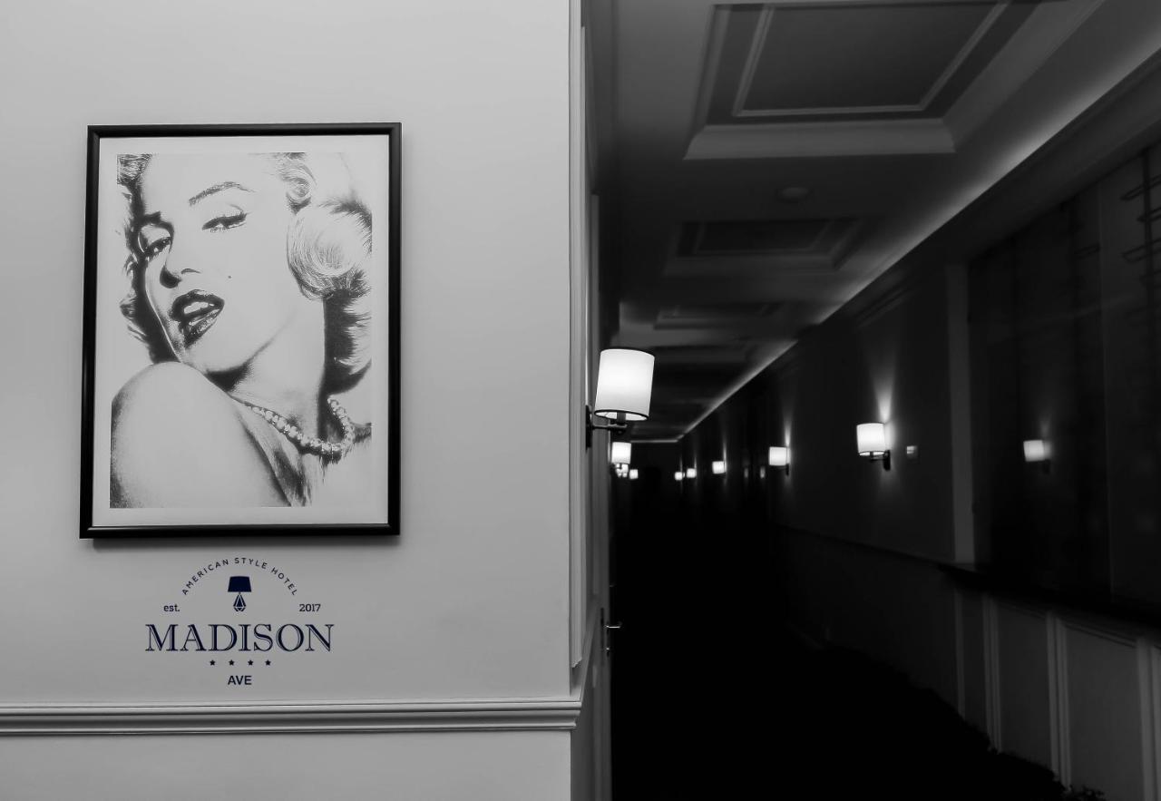 Madison Ave Hotel Bishkek Exterior foto